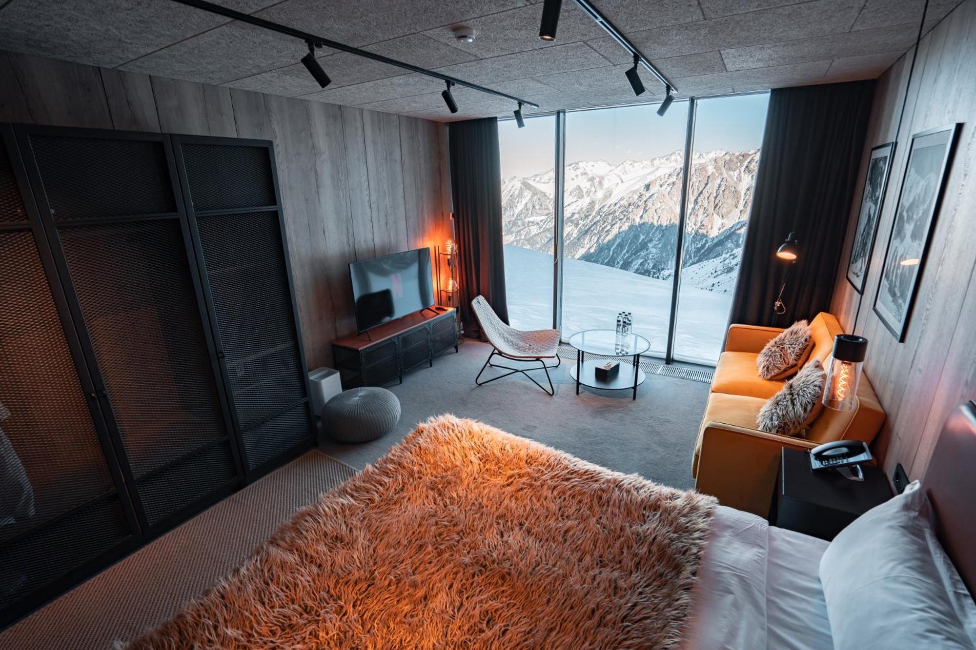 Tenir Eco Hotel, Shymbulak Mountain